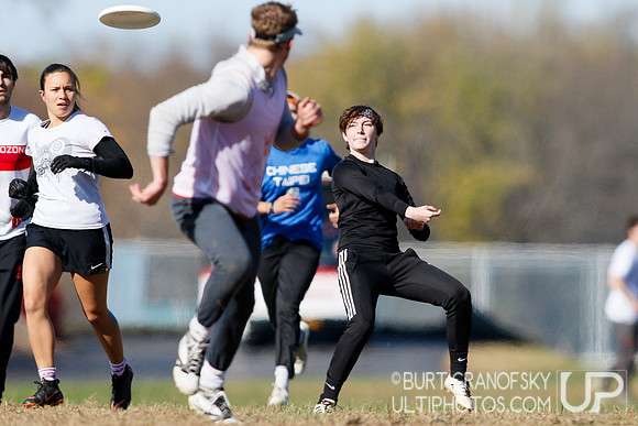 Sunday Div A Quarterfinals -- 2018 USAU NE College Mixed Regiona