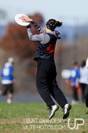 Sunday Div A Action -- 2018 USAU NE College Mixed Regionals