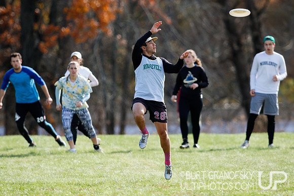 Sunday Div A Action -- 2018 USAU NE College Mixed Regionals