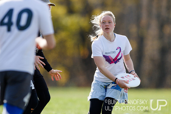 Sunday Div A Action -- 2018 USAU NE College Mixed Regionals