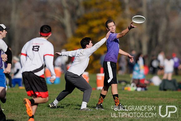 Sunday Div B Quarterfinals -- 2018 USAU NE College Mixed Regiona