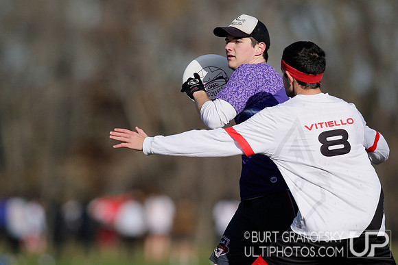Sunday Div B Quarterfinals -- 2018 USAU NE College Mixed Regiona