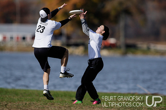 Sunday Div B Quarterfinals -- 2018 USAU NE College Mixed Regiona
