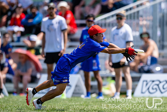 Buzz Bullets vs PoNY in quarterfinals at World Ultimate Club Championships
