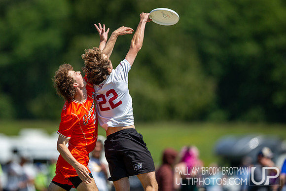 Day 2 of the USA Ultimate D-I College Championships