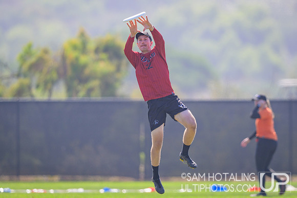 Johnny Bravo vs. Revolver in quarterfinals at USAU Club Championships