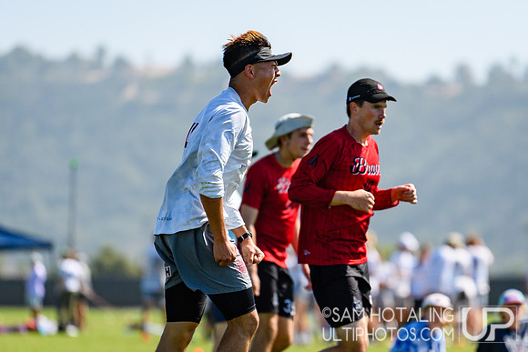 Johnny Bravo vs. Revolver in quarterfinals at USAU Club Championships