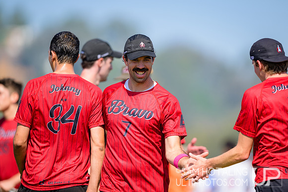 Johnny Bravo vs. Revolver in quarterfinals at USAU Club Championships