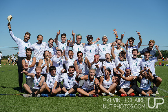 AMP Mixed Champions Team Photo -- 2021 Mid-Atlantic Regionals