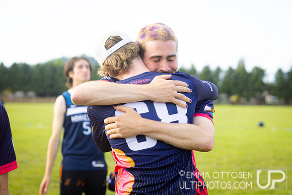 Sunday full coverage from USAU D-IIII College Championships: Semi-Finals
