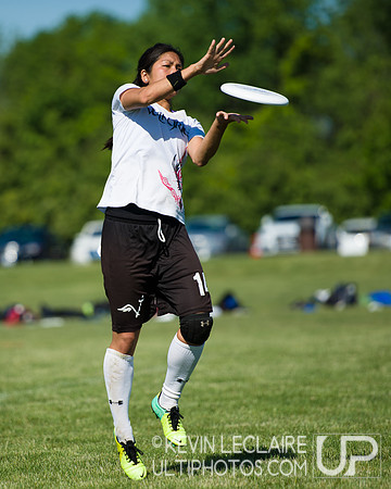 2014 USAU D-I College Champs Saturday Round 1 Action