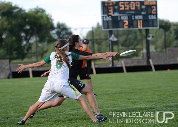 2012 USAU D-I College Championships Sunday Action