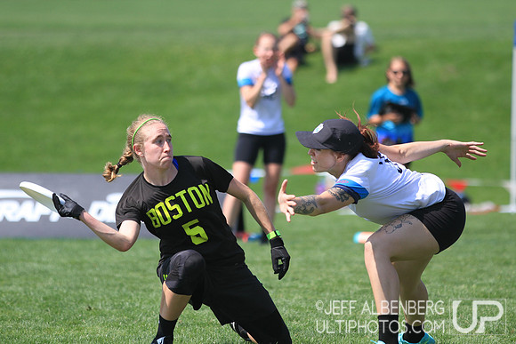 Monday women's finals from the TCT Pro Championships - Molly Brown vs Brute Squad