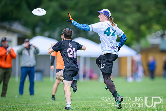 Lewis & Clark Bacchus vs Whitman Sweets in quarterfinals at USAU D-III College Championships