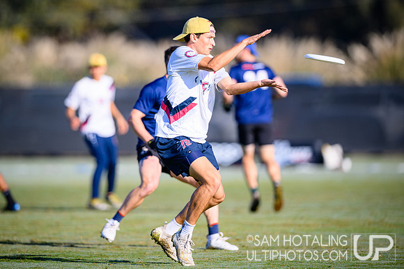 PoNY vs Revolver in men’s semifinals during Club Championships at Surf Cup Sports Park