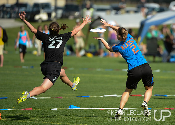 2012 USAU D-I College Championships Friday Action