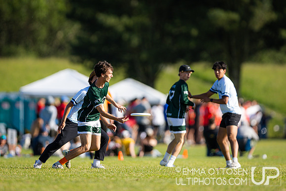 Saturday full coverage from USAU D-I College Championships, Western Washington vs Massachusetts