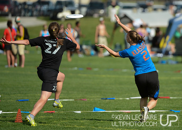 2012 USAU D-I College Championships Friday Action