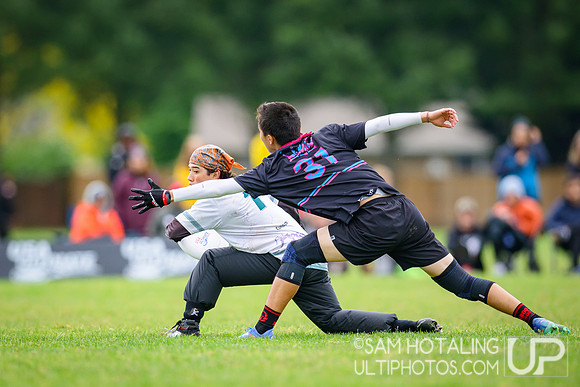 Lewis & Clark Bacchus vs Middlebury Pranksters (M) in finals at USAU D-III College Championships