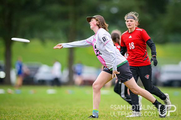 Davenport Panthers vs Middlebury Pranksters in quarterfinals at USAU D-III College Championships