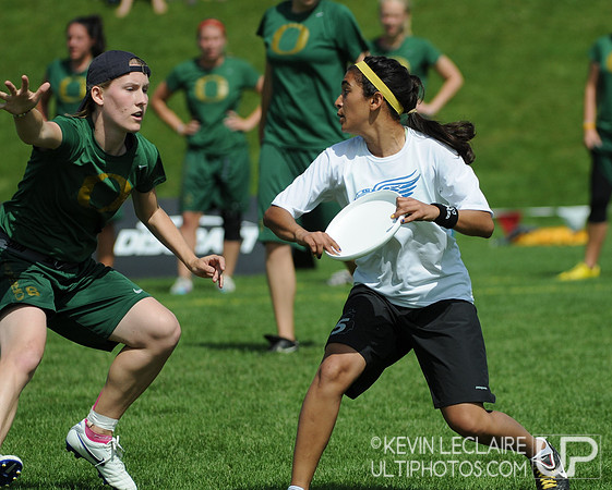 Semis - Michigan vs. Oregon - 2011 College Championships