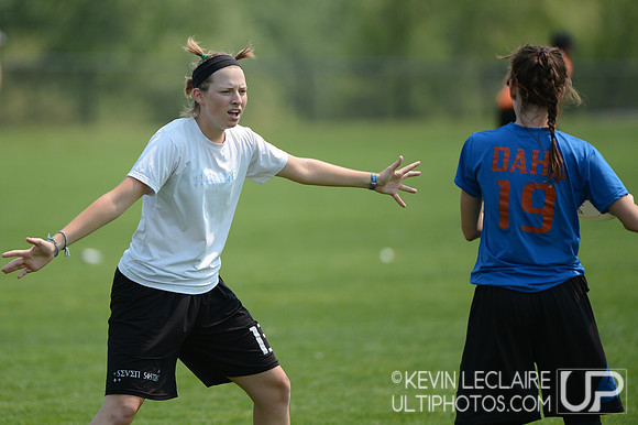 2012 USAU D-I College Championships Saturday Action