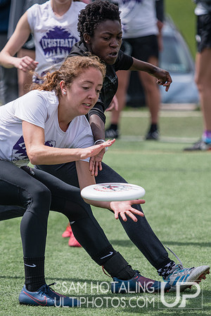 Katiana Hutchinson attempts a block against Frances Gellert at RM DI CC, Women's