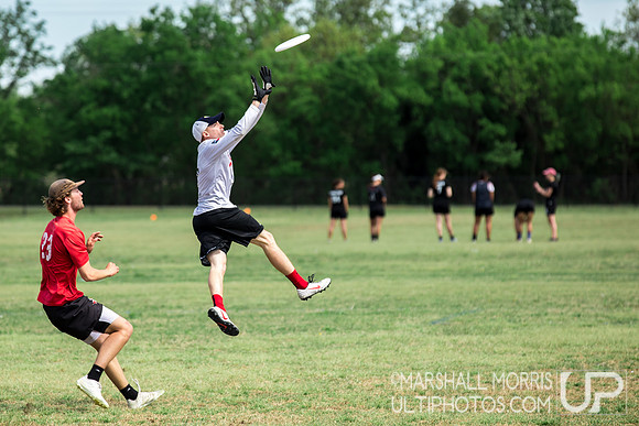 Quaterfinals & Play-in Games - South Central D-I College Regionals