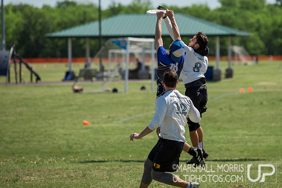 Quaterfinals & Play-in Games - South Central D-I College Regionals