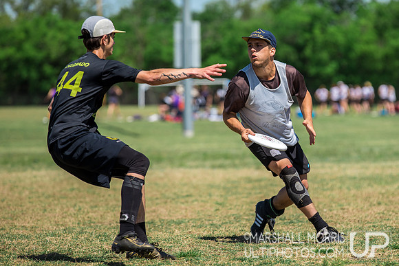 Quaterfinals & Play-in Games - South Central D-I College Regionals