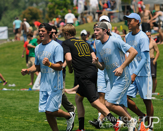 2012 USAU D-I College Championships Saturday Action