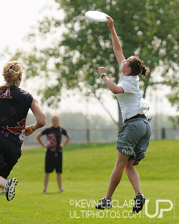 2012 USAU D-I College Championships Saturday Action
