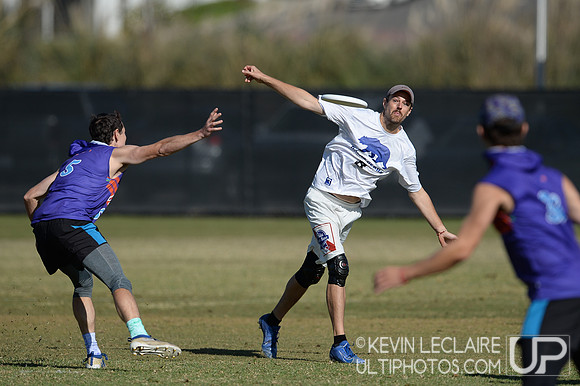 Polar Bears vs Space Heater - USA Ultimate Club Champs 2021 Pool Play R1