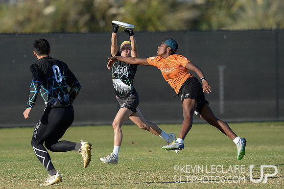 BFG vs Lawless - USA Ultimate Club Champs 2021 Pool Play Action - Thurs R4