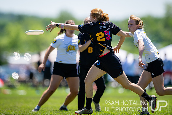 Pool play at USAU D1 College Championships