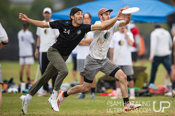 Pre-Quarters play at the USAU National Club Championships.