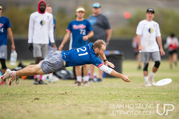 5th-place semifinals at the USAU National Club Championships.