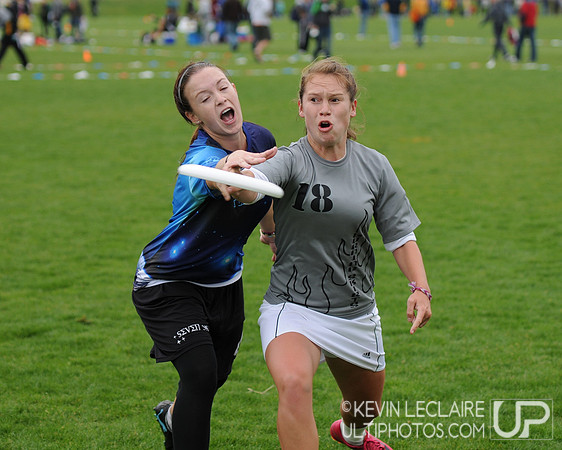 Sunday 8:30am Quarterfinals Round Action -- 2011 USAU College Championships