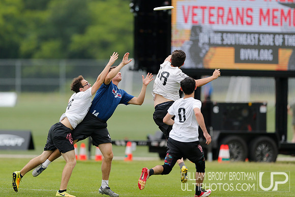 Day 1 of USA Ultimate D-III College Championships