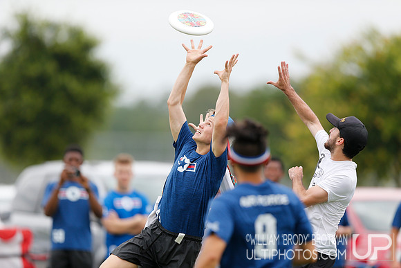 Day 1 of USA Ultimate D-III College Championships