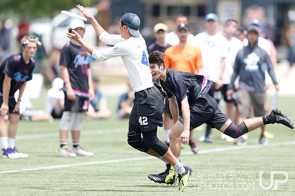 Day 2 of USA Ultimate D-III College Championships