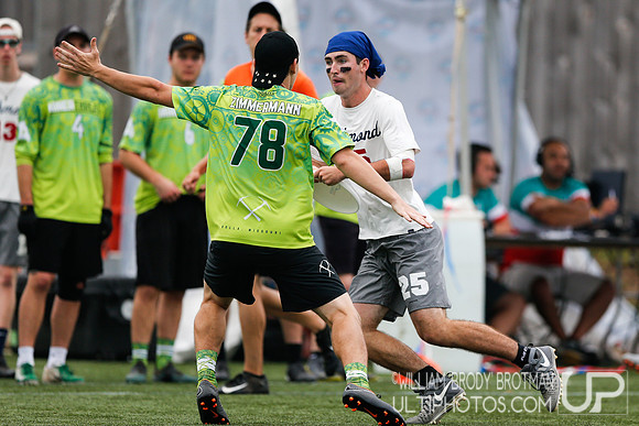 Day 2 of USA Ultimate D-III College Championships