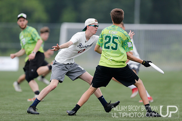 Day 2 of USA Ultimate D-III College Championships