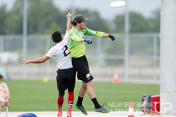 Day 1 of USA Ultimate D-III College Championships