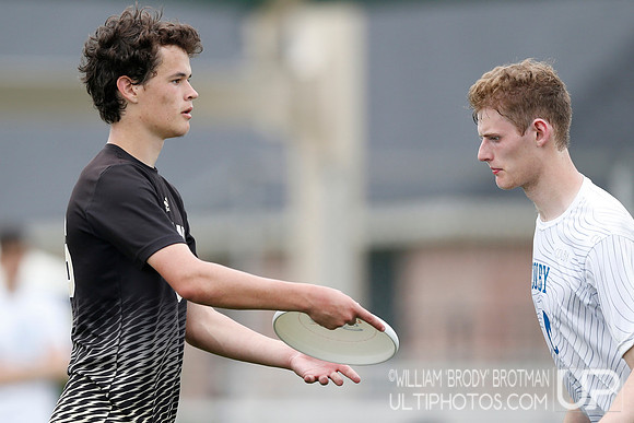 Day 1 of USA Ultimate D-III College Championships