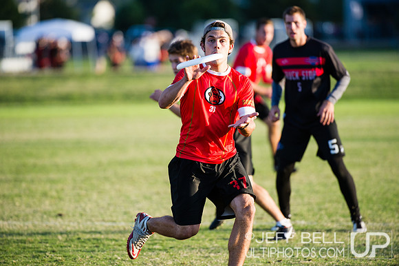 USAU_Nationals_2013_Friday_20131018_180628_JBP6577