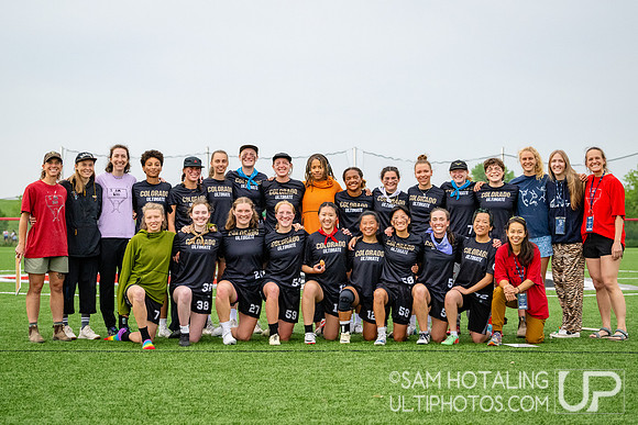 Colorado Quandary team photo at USAU D1 College Championships
