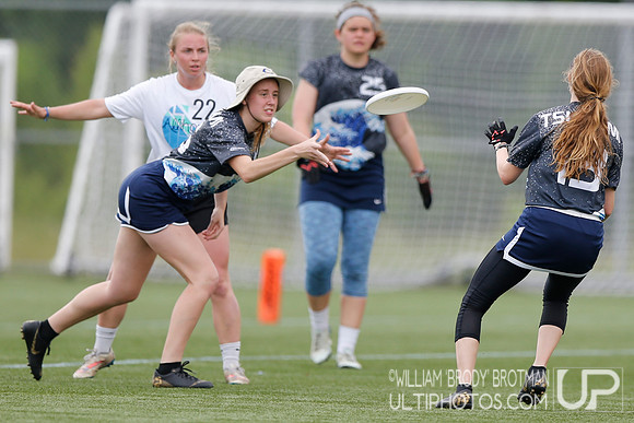 Day 1 of  USA Ultimate D-III College Championships