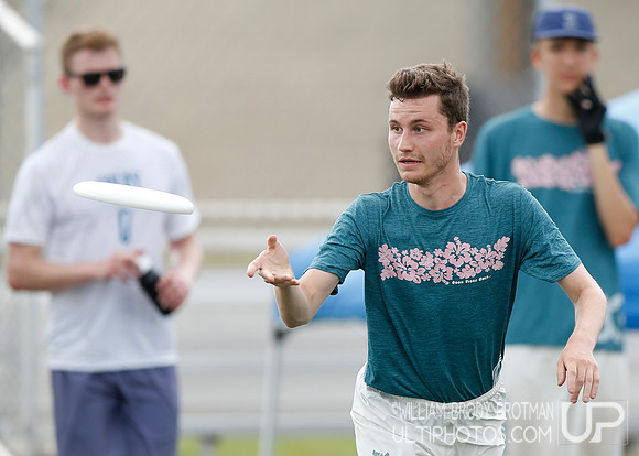 Day 1 of  USA Ultimate D-III College Championships