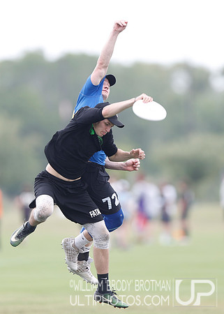 Day 1 of  USA Ultimate D-III College Championships